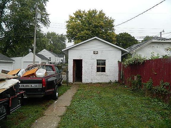 2nd image of 1709 Gondert Ave