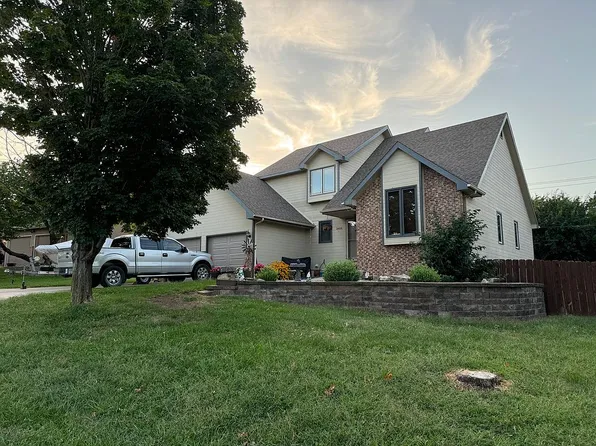 3408 Churchill St, Manhattan, KS 66503