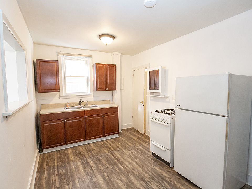 kitchen/ dining