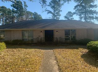 1910 Warwick Cir E, Longview, TX 75601