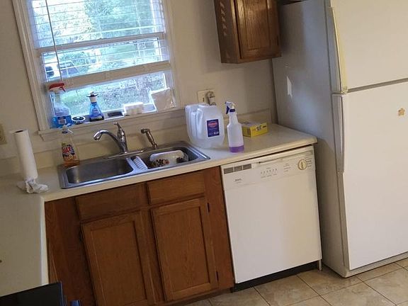 5th image of 604 Barefoot Dr