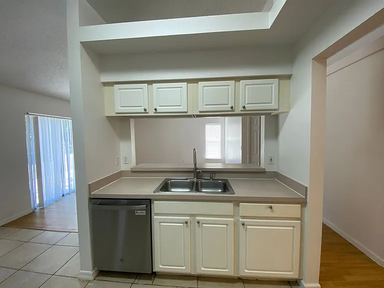 15327 Lafite Ln — Photo 17