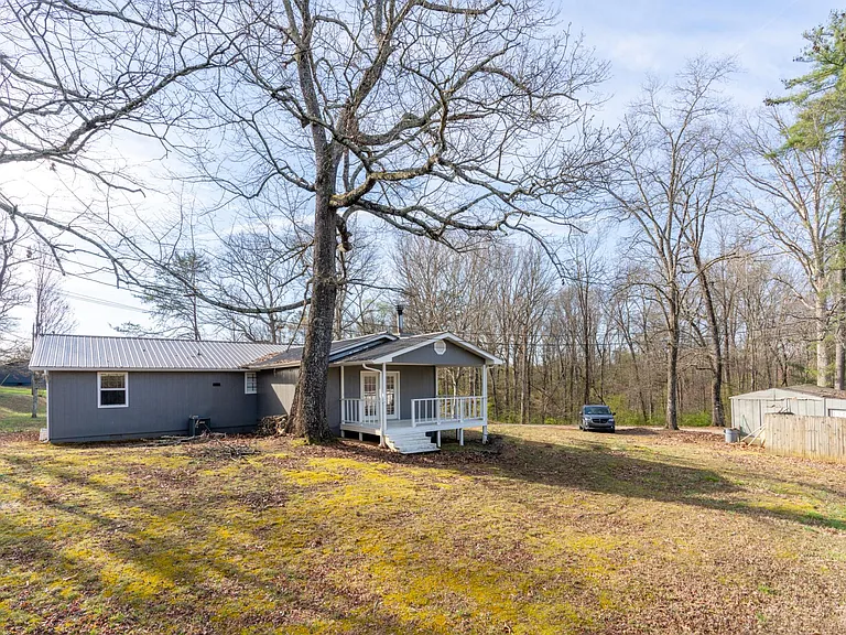 629 Ed Davis Rd — Photo 32