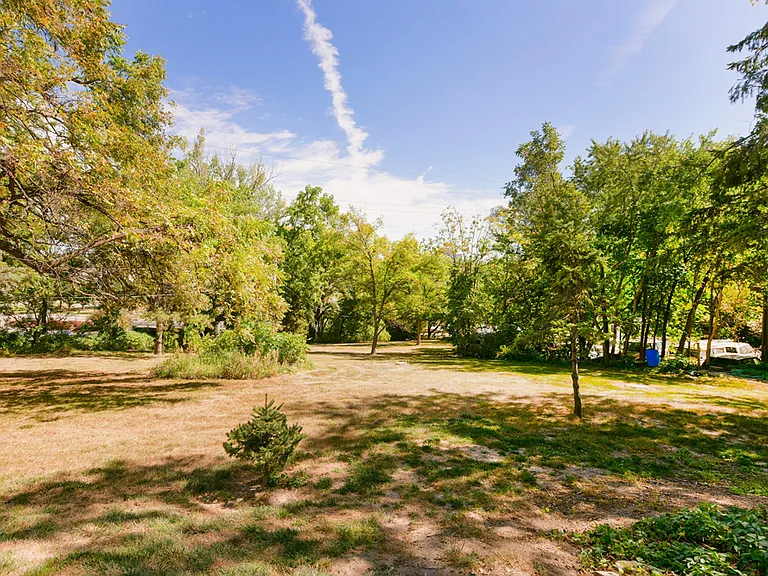 10526 Forrest Dr — Photo 36