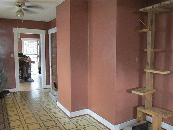 4th image of 1711 Church St