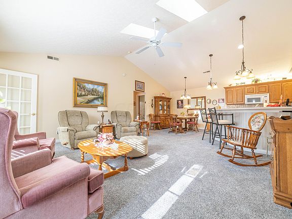3rd image of 1624 Stone Glen Dr