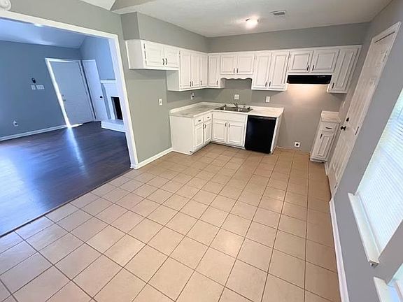4th image of 5138 Chantilly Dr