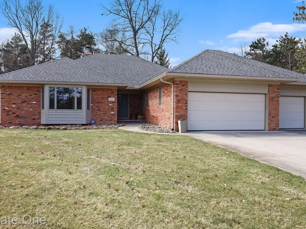 312 Sequoia Ln, Leonard, MI 48367