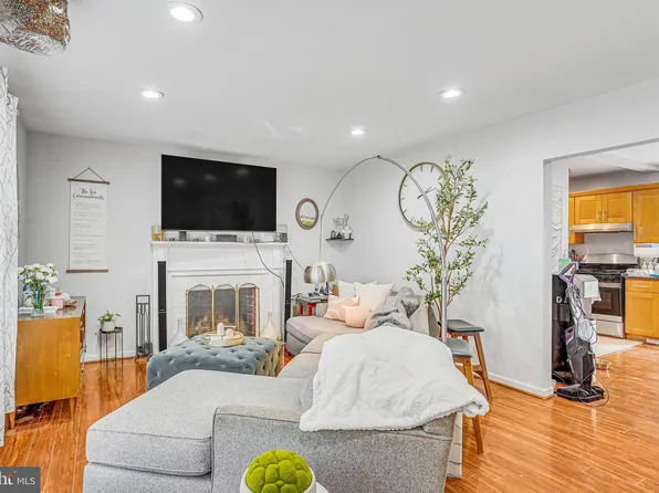 3702 Paul St, Alexandria, VA 22311