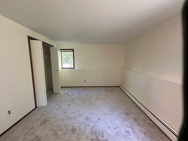 190 Old Field Rd — Photo 3