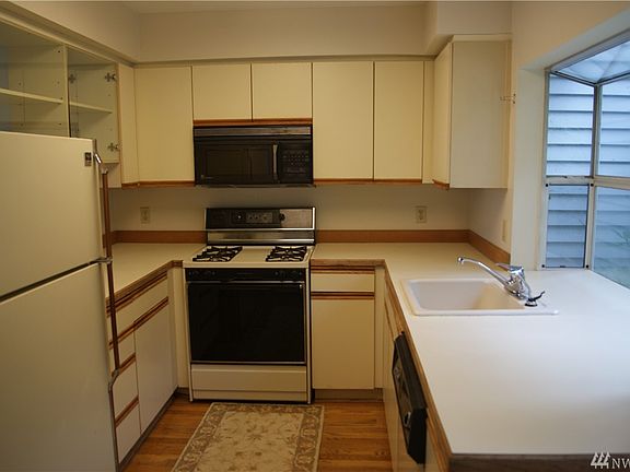 5th image of 3843 25th Ave W #6C