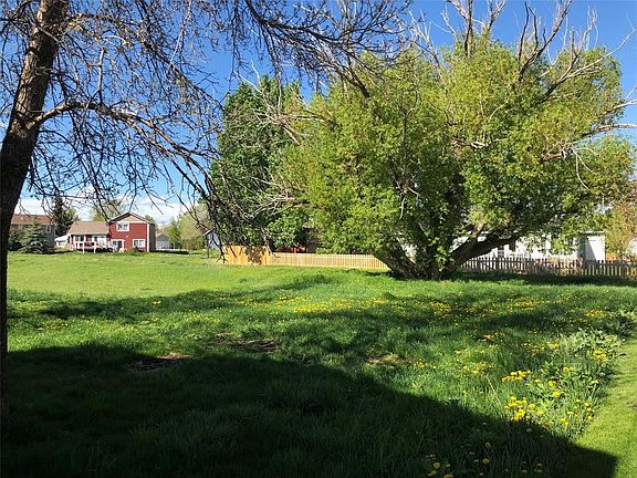 3rd image of 517 Greenway Ave