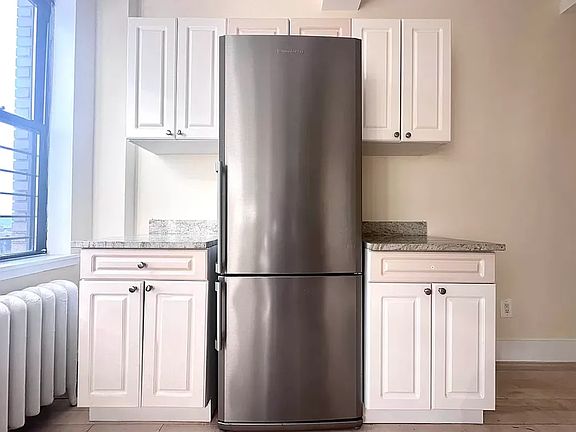 4th image of 4101 Broadway Unit 7E
