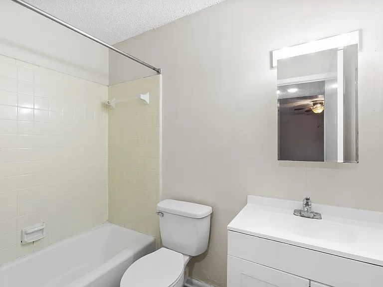 LBJ Apartments — Photo 8