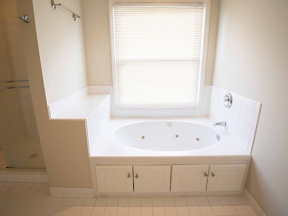 4th image of 3174 Evelyn Ct