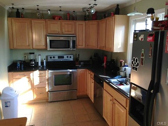 5th image of 372 Anton Dr