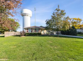 5418 E Oakwood Dr, Pleasant Hill, IA 50327