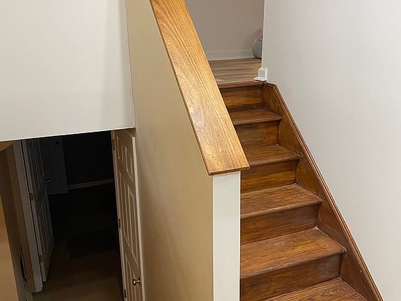 2nd image of 114 W Greenwood Ave
