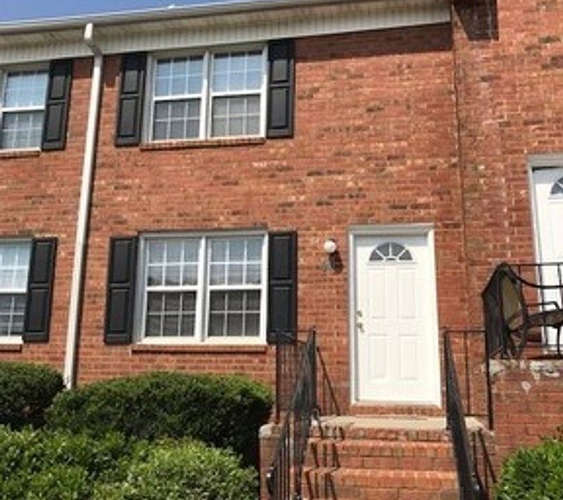 1st image of 915 Nottingham Dr APT 45