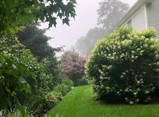 10 Cedar St, Camden, ME 04843