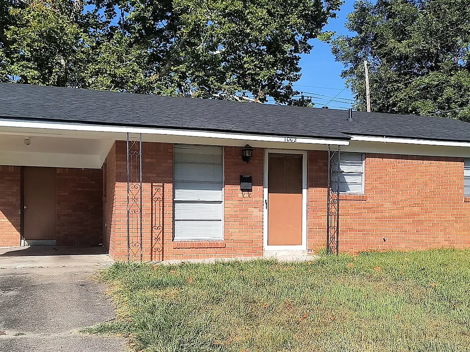 1002 Bloomfield Dr