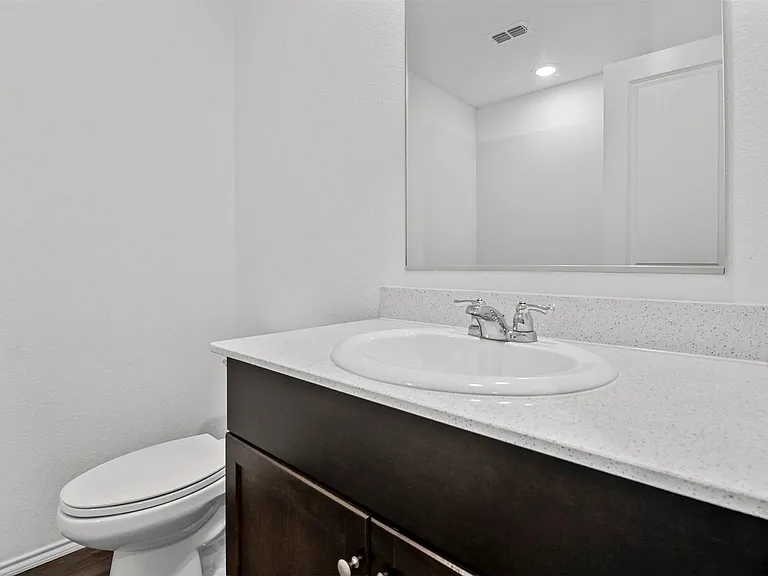 518 Olmstead Dr — Photo 3
