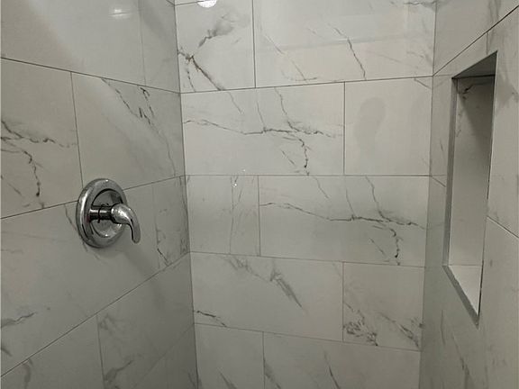 3rd image of 512 N Marguerita Ave #512A