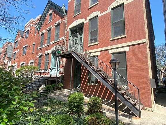 2nd image of 2128 W Schiller St APT 1F