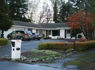 7140 SW Willowmere Dr, Portland, OR 97225