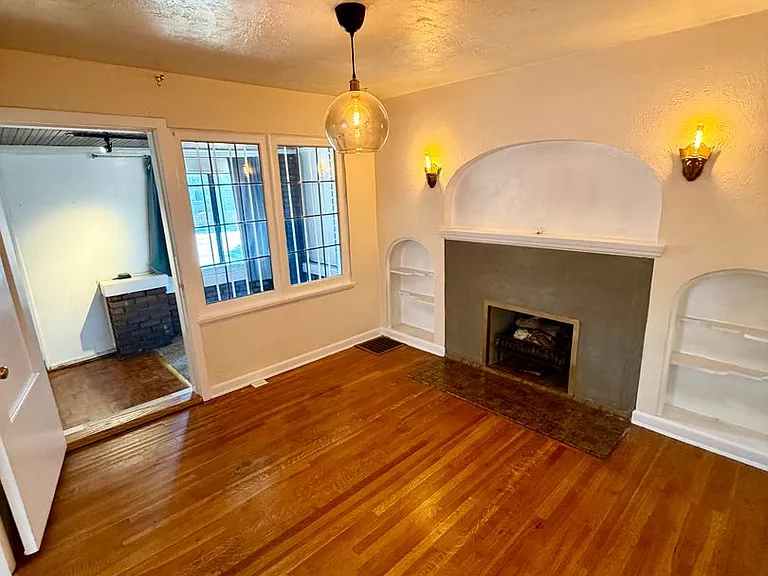 259 E 2100 S — Photo 3