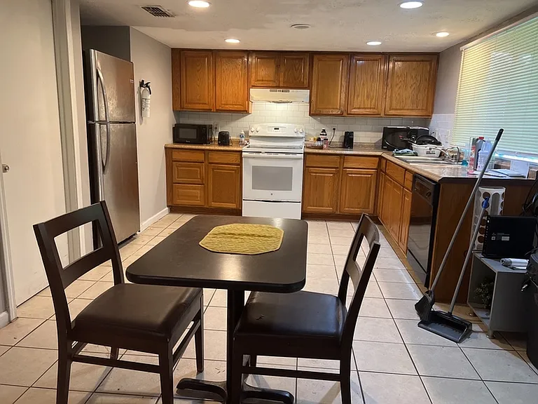 3300 Valley Bend Rd — Photo 3
