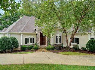 18901 Gainesway Ct, Davidson, NC 28036