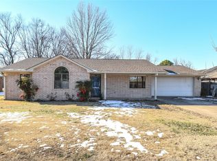 1004 S Lyndale St, Siloam Springs, AR 72761