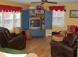 35 Jersey St, Pepperell, MA 01463