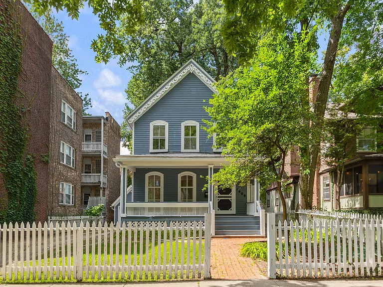 1906 Orrington Ave — Photo 38