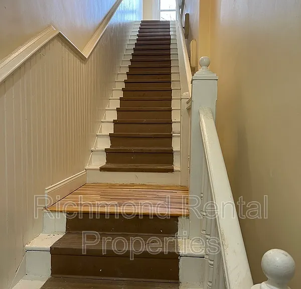11 E Broad St #1 — Photo 3