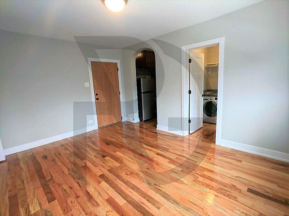 3rd image of 550 W Arlington Pl #550505