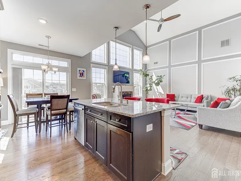 6 Michelangelo Dr S — Photo 13