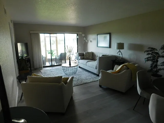 175 Kings Hwy — Photo 2