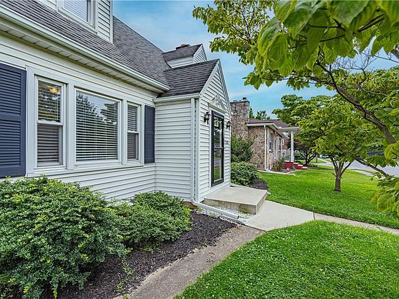 4th image of 2110 Worthington Ave