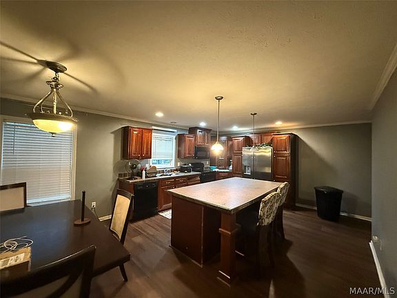 5th image of 100 Hunter Dr