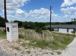 850 Springlake Dr, Dripping Springs, TX 78620
