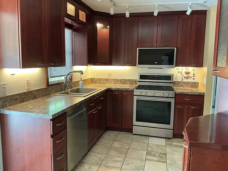 27 Marvin Dr — Photo 12