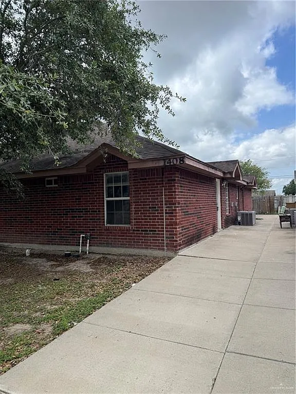 2 bed, 2.0 bath, 3808 sqft, $800 — Photo 1
