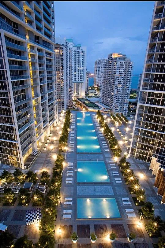 Icon Brickell No Two — Photo 3