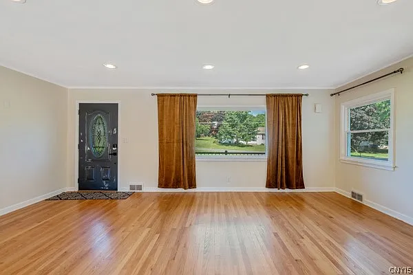 25 Franklin Ave — Photo 6