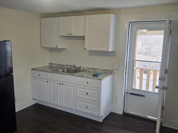 425 Hayward St #2, Manchester, NH 03103