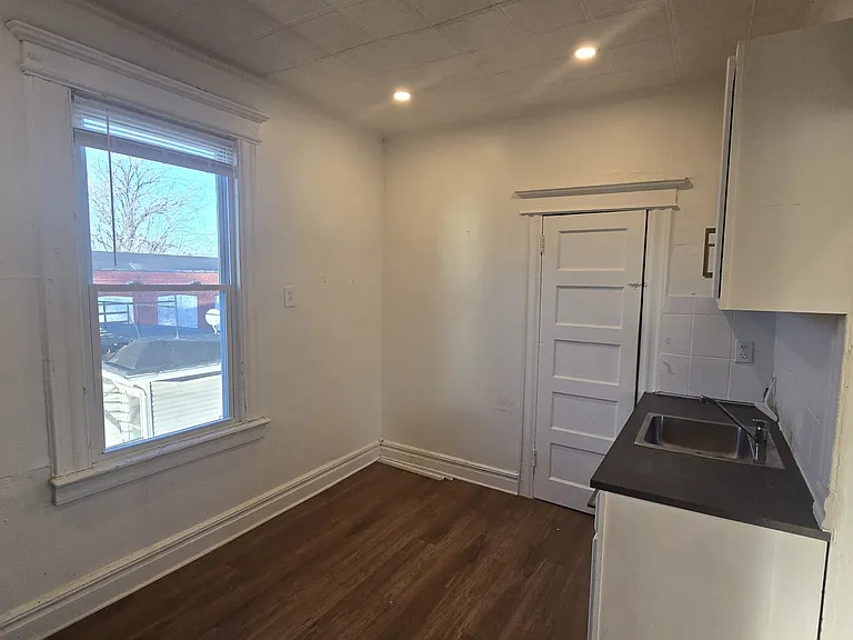790 S 18th St — Photo 3