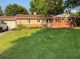 1710 Hoover St, Lexington, NE 68850