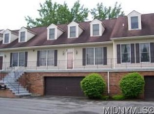 16 Estates Dr, New Hartford, NY 13413